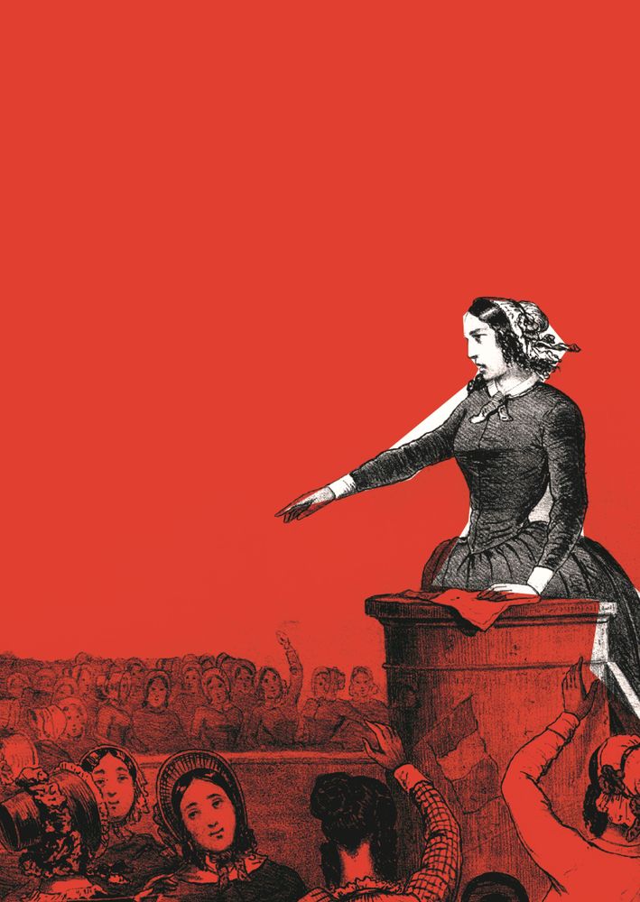 Revolutionärin auf einer Kanzel umringt von Frauen